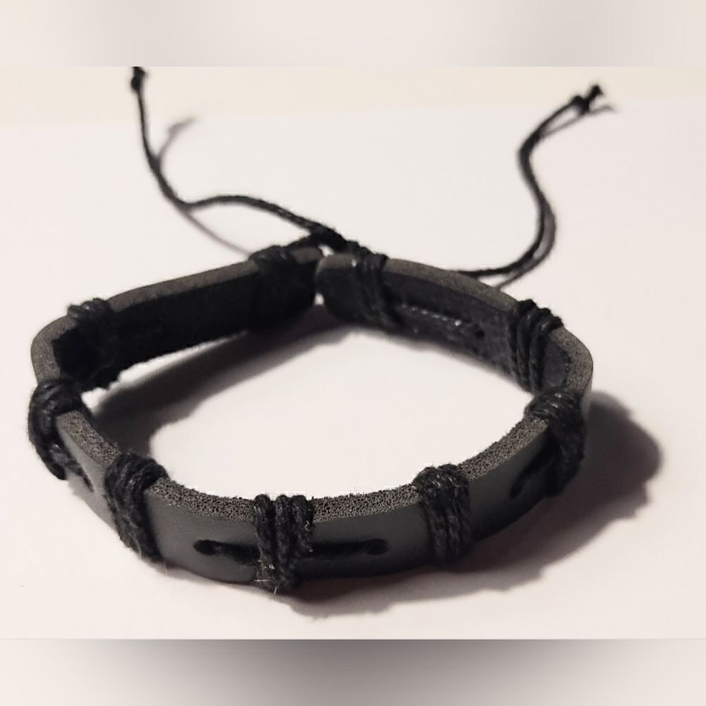 Men's bracelet leather braided black new d82